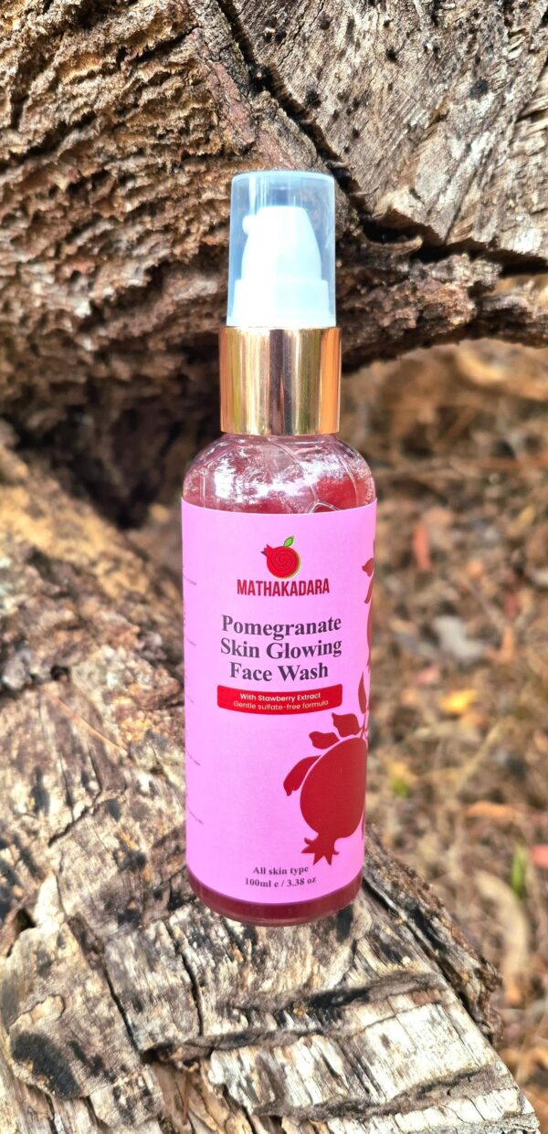 Pomegranate Skin Glowing Facewash